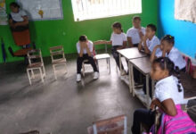 Comunidad del Complejo Educativo "Mario Rodríguez" de Aguasay pide dotación de pupitres