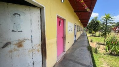 Más de 100 niños se quedan sin clases por deterioro de la Escuela Básica Marta Cumbale