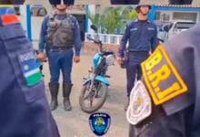 Hombre le dispara en la pierna a su vecino en La Guaira y luego se entrega a la policía