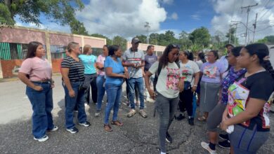 Padres y representantes exigen suspender el reinicio de clases en la parroquia Boquerón por presunta intoxicación química