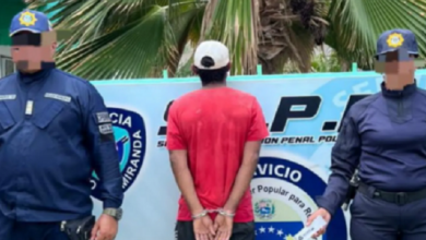 Detienen a un hombre por amenazar de muerte a su suegra con un machete