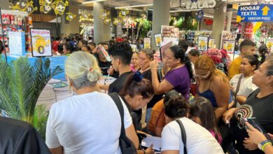 Padres hacen compras escolares de última hora abarrotando el centro de Maturín