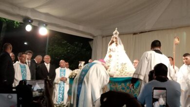 Confeccionan vestidura con simbología especial para la Bajada de la Virgen del Valle en Margarita