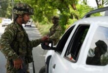 Colombia: quema de vehículos, bloqueos y militarización tras la muerte de alias "Cholo"