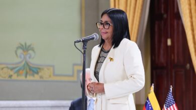 Presidenta Delcy Rodríguez ordena levantar restricciones a portales web tras avances en el diálogo nacional