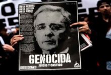 Álvaro Uribe comparece ante la Fiscalía por masacres paramilitares