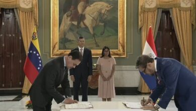 Venezuela y Paraguay firman un comunicado conjunto en Caracas para restablecer sus relaciones bilaterales