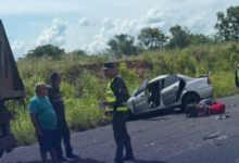 Una mujer y sus dos hijos adolescentes mueren en colisión frontal en Bolívar
