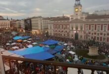 Mil personas acampan en la Puerta del Sol de Madrid contra la crisis de vivienda