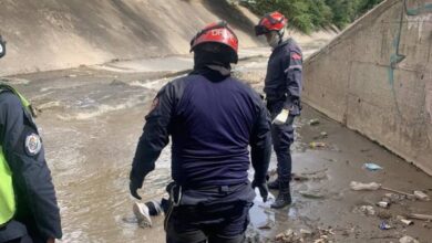 Un hombre muere tras caer al río Guaire desde el puente Baloa en Petare