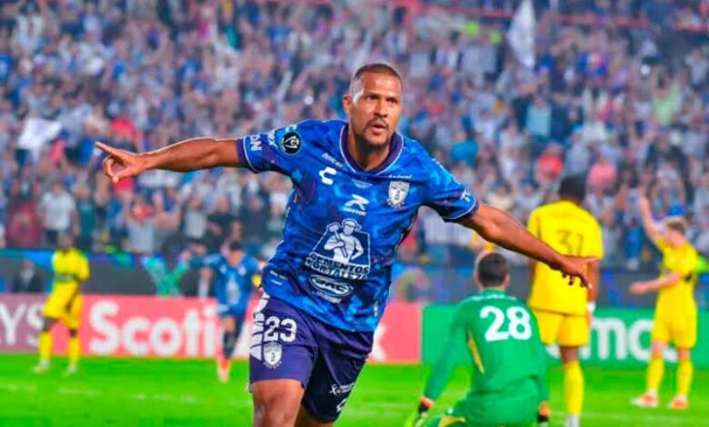 Salomón Rondón se afirmó como líder goleador en el triunfo de Pachuca