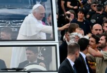 El Papa moviliza a 700.000 personas en el corazón de París