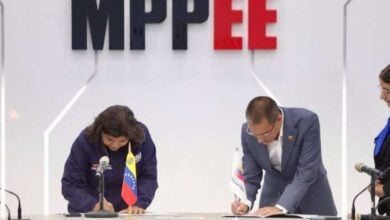 Unacom y Fidelz firman convenio para fortalecer la formación energética en Venezuela
