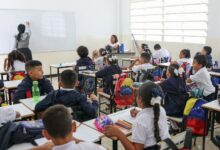 Reubican a 86 mil estudiantes afectados por sismos para asegurar el inicio de clases