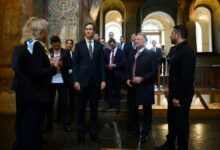 Emisarios de la Casa Blanca llegan a Ucrania para reunirse con Zelenski y destrabar el diálogo de paz