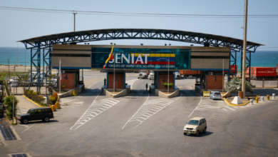 SENIAT elimina el uso de papeles para agilizar las importaciones y exportaciones en todo el país