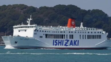 Naufraga un barco de pasajeros en Indonesia y deja a 130 personas desaparecidas