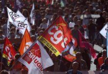 Docentes y estudiantes franceses exigen mejoras al poder adquisitivo