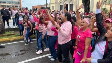 Con caminata y bailoterapia inicia el Mes Rosa en Monagas para concienciar sobre el cáncer de mama