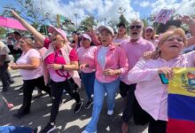 Más de mil personas marchan en Maturín por la prevención del cáncer de mama y el empoderamiento femenino