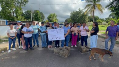 Padres protestan en Santa Elena de Viboral por intoxicación química en más de 18 planteles tras fumigaciones