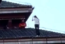 Adolescente de 13 años se lanza de un edificio tras pelear por un IPhone en China