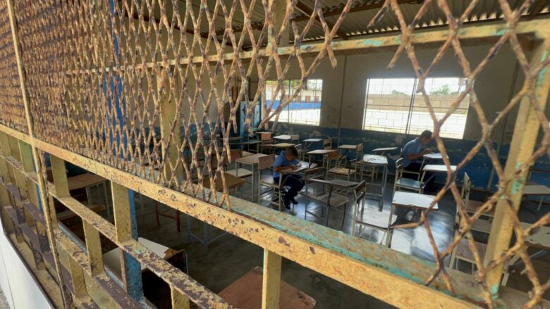 Padres denuncian precarias condiciones de la Unidad Educativa “Jacinto Convit García”