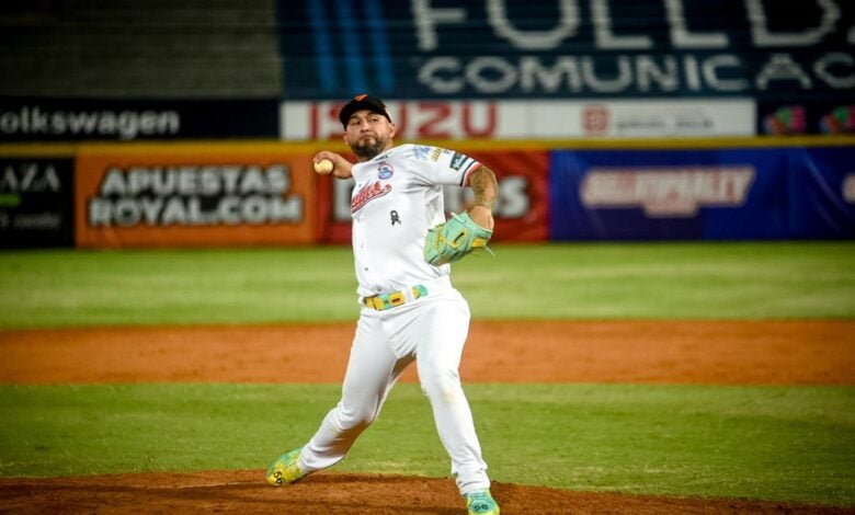 Silvino Bracho debuta con salvado e ingresa al Top 10 histórico de rescates en la LVBP