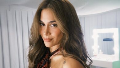 Entregan una tarjeta emotiva y una cédula personalizada a Greeicy en su paso por Venezuela
