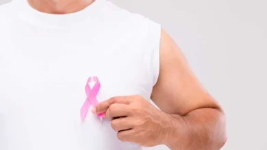 Instan a los hombres a realizarse el autoexamen de mama