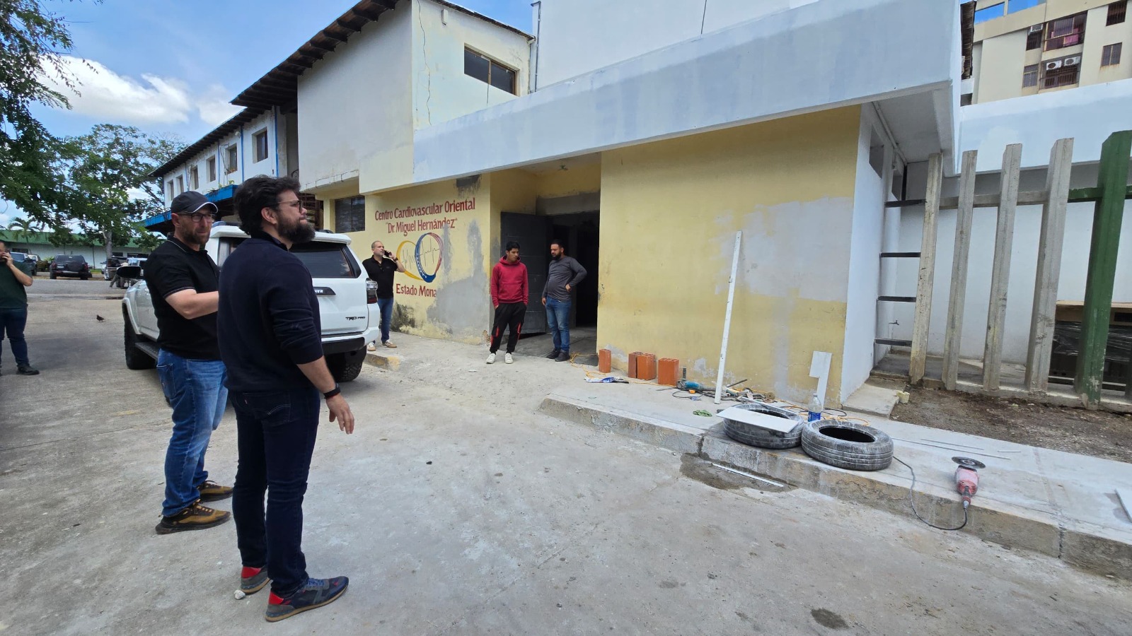 Gobernador Luna inspecciona construcción del Complejo Educativo Vicente Salias