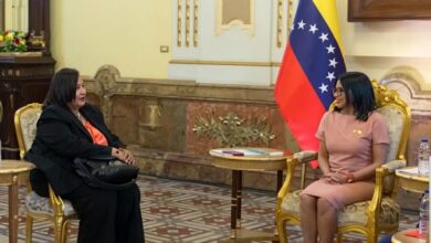 Presidenta Delcy Rodríguez recibe a Dinorah Figuera en Miraflores tras el cierre del tercer ciclo de diálogo
