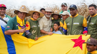 Padrino López entrega títulos agrarios en Anzoátegui y otros cinco estados