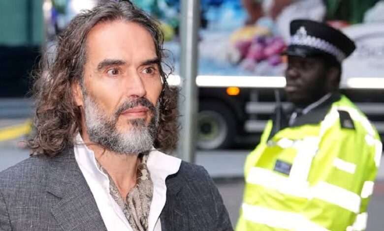 "Un depredador sexual despiadado": La Fiscalía arremete contra Russell Brand en su juicio