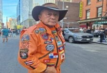 Fanaticada de Tiburones de La Guaira rinde homenaje a Héctor Méndez, líder de los Topos Azteca