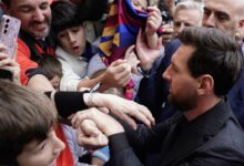 Multitudinario recibimiento a Leo Messi en Oviedo antes de los Premios Princesa de Asturias